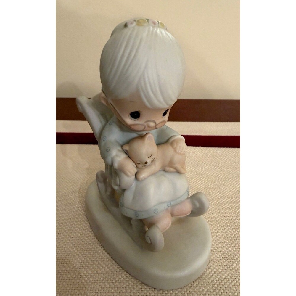 Precious Moments "The Purr-fect Grandma" Porcelain Figurine (model E-3109, 1979)